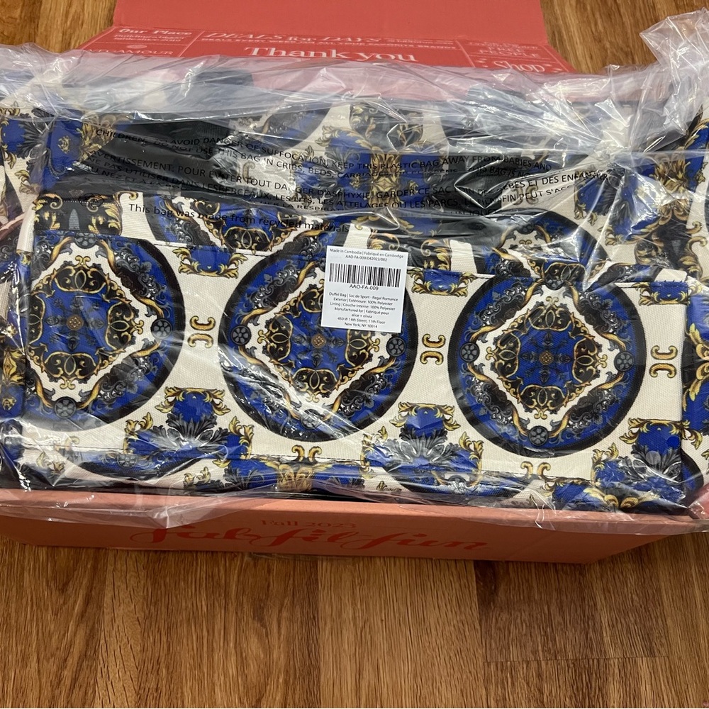 Alice + Olivia Duffle Bag In Regal Romance NWT Blue Gold Black Tote Bag